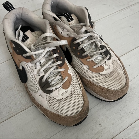 NIKE WOMENS AIR MAX 90 FUTURA USED - Picture 2 of 6